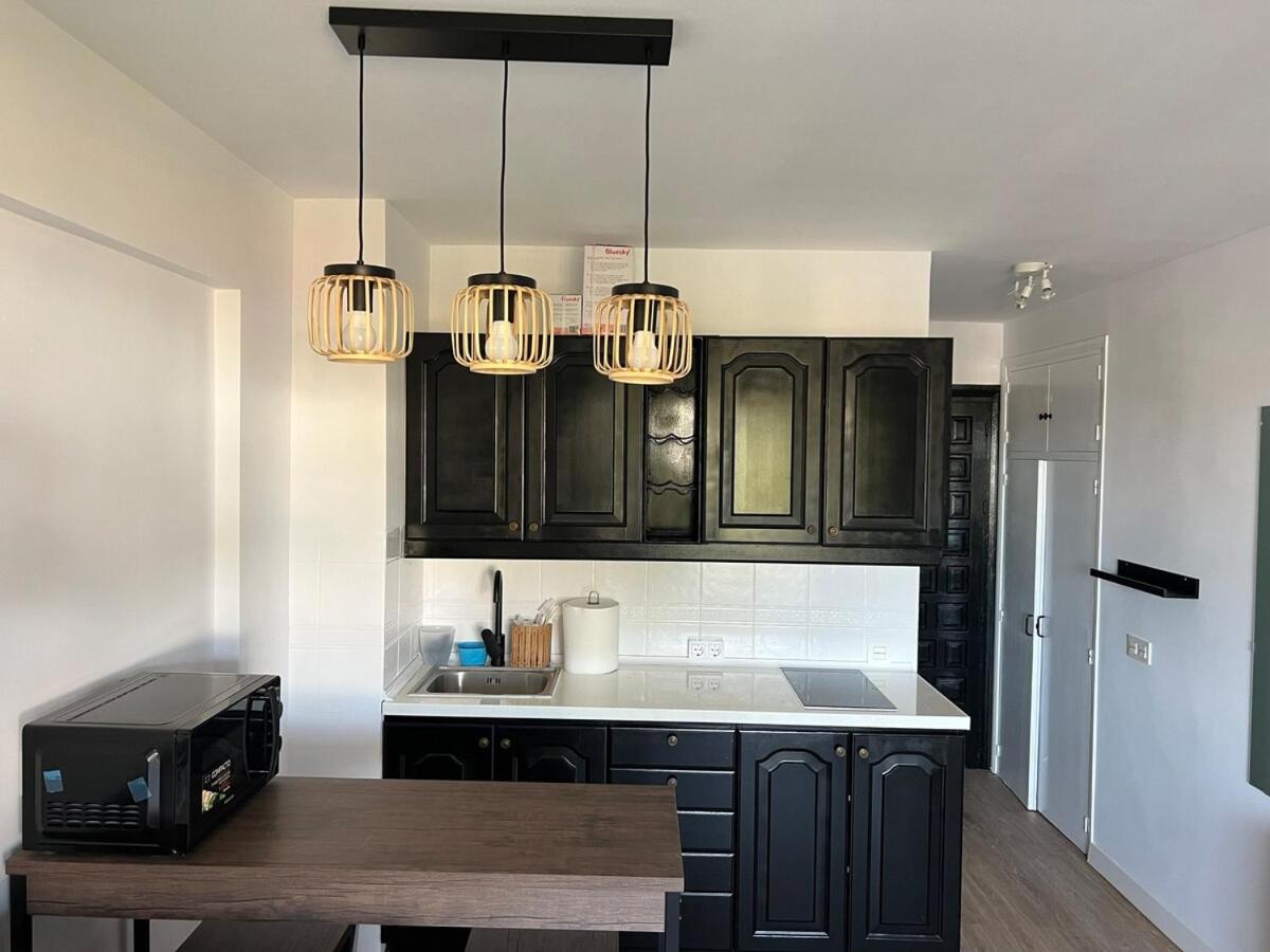 Apartment Stylish Escape In New Andalusia Rdr474